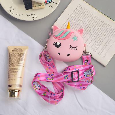 China Cute Cute Kawaii Cartoon Clip Main Bag Mini Wallet Chain Zipper Silicone Coin Storage Mini Crossbody Bag Kids Earphone for sale