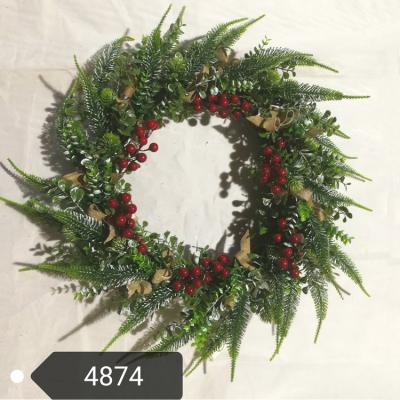 China Fashional Wholesale Artificial Christmas Decoration Red Berry Outdoor Wreaths Garland For Christmas for sale