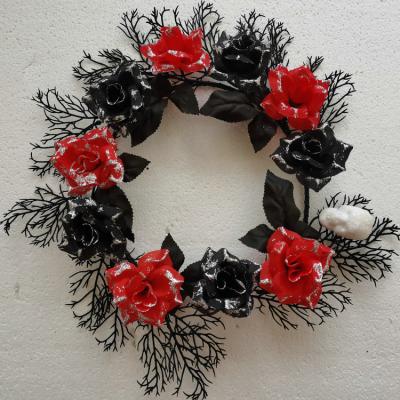 China Fashional Factory Wholesale 40 Cm Red And Black Artificial Rose Flower Christmas Wreath For Outdoor Wedding Decorations for sale