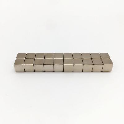 China Industrial Magnet NdFeB Round Magnet N52 F5*5*5 for sale