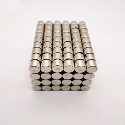 China Industrial Magnet NdFeB Round Magnet N52 D12.7*9.525 for sale