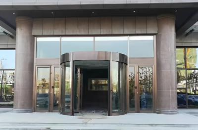 中国 Commercial Shopfront Restaurant Auto Double Swing Three Wing Revolving Glass Door 販売のため