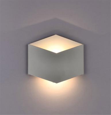 中国 Modern Neutral White Remote Control Plant Wall Light Decorative Led 販売のため