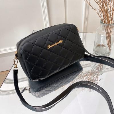 China Waterproof 2022 Small Tassel Messenger Bag For Women Trend Lingge Embroidery Camera Shoulder Bag Female Fashion Chain Ladies Cross - Body Bags for sale