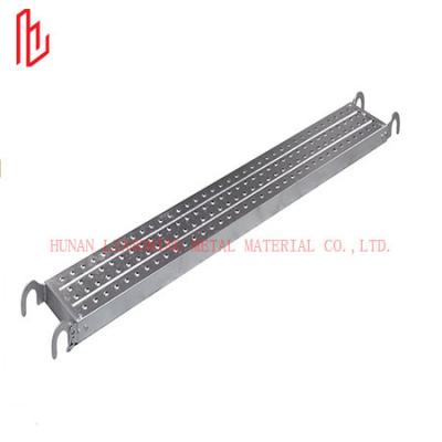 China Metallrutschen-Schaffoldingplatten mit Haken 240*45mm BS1139 EN12811 Norm zu verkaufen