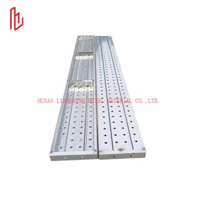 China 240*45 mm steigermetalen planken BS1139 Staal gegalvaniseerde steigerplanken Te koop