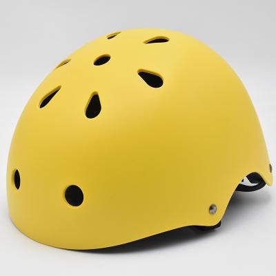 China Strong Portable Skateboarding Helmet Multisport Bicycle Skateboard Shockproof Ventilated Helmet for sale