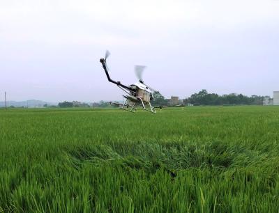 China Landwirtschaft UAV der Präzisions-22KG für das Schädlingsbekämpfungsmittel, das 1,5 Hektar pro Nachfüllung 15 Kilogramm Nutzlastkapazität sprüht zu verkaufen