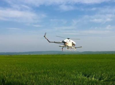 China Die Präzisions-Brummen-Landwirtschaft/gasbetriebener RC Hubschrauber 5-6 Flybarless Meter Sprühbreite zu verkaufen