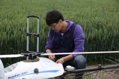 China Unbemannter elektrisch betriebener Ernteabstauben Hubschrauber für die Landwirtschaft mit 20KG Nutzlastkapazität zu verkaufen