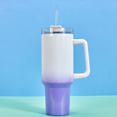 Cina 40 Oz Tumbler con manico Tenere freddo 40 ore Tumbler in acciaio inossidabile con coperchio e paglia Doppia parete aspirapolvere riutilizzabile Sport Bottiglia d'acqua con manico Viaggi Tazza di caffè Tenere caldo in vendita