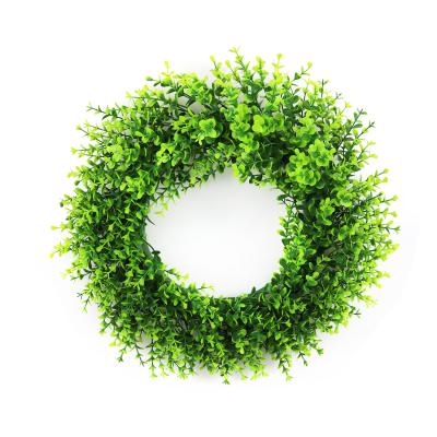 China Realistic Artificial Green Leaves Weave Boxwood Wreath Farmhouse Greenery Leaf Wreath for Front Door Windows Indoor Outdoor Hanging for sale