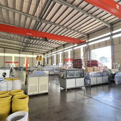 China HDPE-Spiralrohr-Produktionslinie Maschinen Geräuscharme Kunststoffrohr-Fertigungsmaschine zu verkaufen