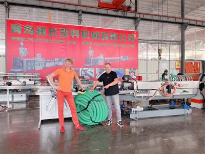 China 5.4m/Min Rohrgewölbte Rohr Extrusionslinie Automatische Zuführung Schlauch Rohrherstellung Maschine zu verkaufen