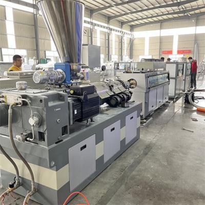 China 250 kg/H-300 kg/H Zwillingschraubenextrusionsmaschine Konische Doppelschraubenextruder zu verkaufen