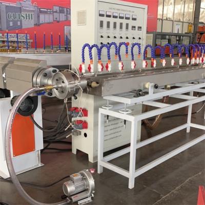 China Soft PVC Gartenrohrmaschine, Dauerhafte Kunststoffrohr Extruder Hersteller zu verkaufen