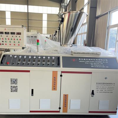 China Fabrikanten van kunststof-extrusieapparatuur, PVC regengottenmachine Te koop