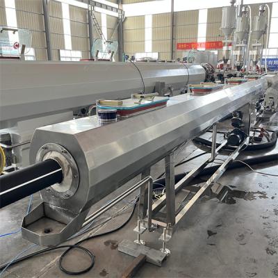 China Herstellung von Plastikwasserleitungströmen Extrusionslinie HDPE PE-Rohrmaschine 69kw zu verkaufen