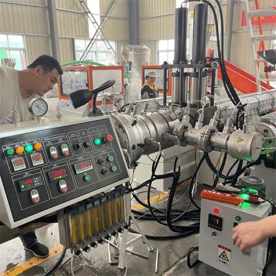 China PE-HDPE-PPR-Drei-Schicht-Ein-Schraub-Extruder für 32 mm, 40 mm und 63 mm-Plastikrohre zu verkaufen