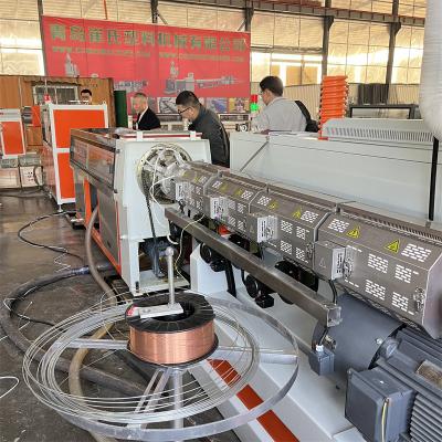 China 0.6-3m/min Sistema de extrusión de tuberías onduladas con extrusora de tornillo único en venta