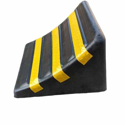 China Exterior Rubber Buffer Block 170*150*110Mm Truck Tire Wheel Rubber Chock for sale