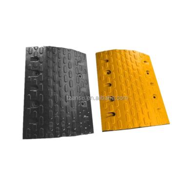 China 2021 Durable Reflective Recycled Portable Rubber Road Safety Rubber Road Speed ​​Bumps for sale