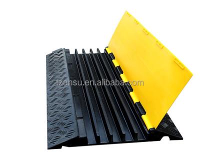 China Durable 2 3 4 Humps Car Ramps 5 Channel Heavy Duty Yellow Ramp Guard Rubber Cable Protector for sale