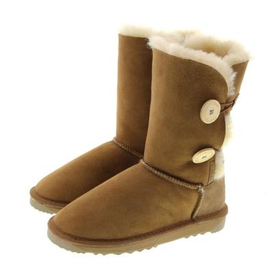 China CUSHIONING 2021 Winter Warm Boots Women Outdoor Sheepskin Shoes Sheep Fur Striped Snow Boots for sale