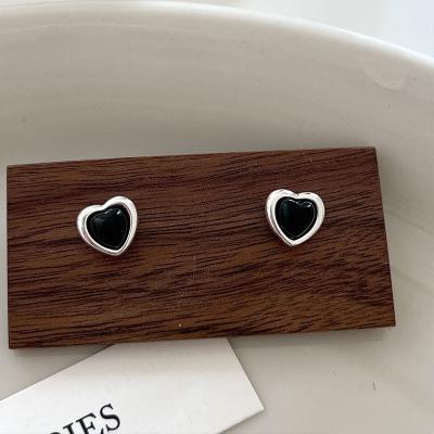 China FASHIONABLE XIXI Wholesale Vintage 925 Sterling Silver Dainty Love Heart Stud Earrings With Natural Agate Stone Earrings for sale