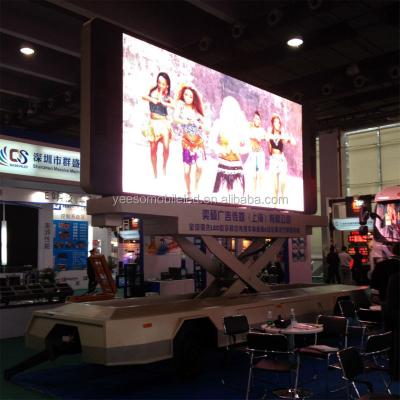 China Outdoor YEESO LED Screen Full Color Mobile Advertising , Play Multi Different Media Files for sale