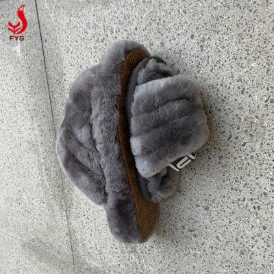 China Cheap Price Breathable Cheap Price Lamb Fur Slide Sandals Kids Sheepskin Open Toe Slippers For Women And Baby for sale