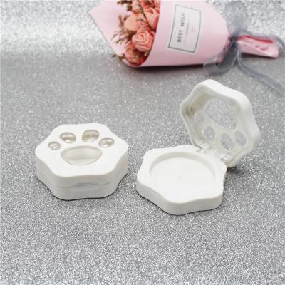 China Reused Inner Case Logo Magnetic Blusher With Window Custom Powder Pan 38mm Cat Paw Top Frosted White Compact Stock 100pcs Package Materials LZ New for sale