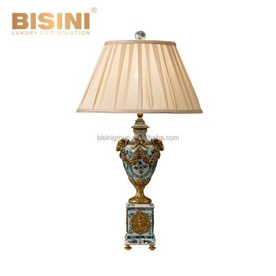 China Luxury European Classical Baroque French Style Blue&White China Porcelain Copper Table Lamp Ceramic Desk Lighting With Lampshade for sale