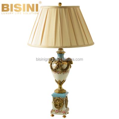 China Luxury European Elegant Baroque French Style Porcelain Lamp Base &Copper Table Lamp Handcrafted Blue Ceramic Desk Lighting with Lampshade for sale