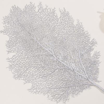 China New Design Gold Maple Leaf New Design Sustainable Cheap Decorative Whole Sale Washable Tabletex Place Mats for sale