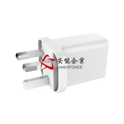 China Cargador rápido blanco con un USB, adaptador de la carga 3,0 del viaje del teléfono móvil en venta