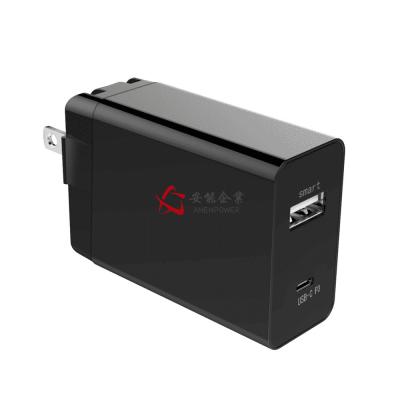 China Carregador preto da parede de USB C da entrega de poder 30W/carregador duplo do porta usb à venda