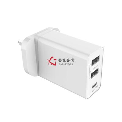 中国 30Wイギリスのプラグ3の港USB PDの充電器、OEM Blitzwolf USB旅行充電器 販売のため