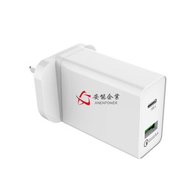 China BRITISCHER Stecker schnelles Aufladungsladegerät usb 3,0, 2 GS-CER Zertifikat Ladegerät Hafen Usb C zu verkaufen