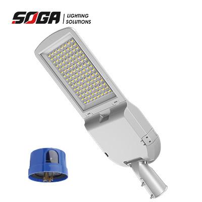 China Multi Functional Motion Sensor LED Parking Lot Light With 5000K Cool White Color Temperature en venta