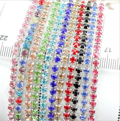 China Gold Handmade Crystal Chains White Crystal Cup Chains Patterns for sale