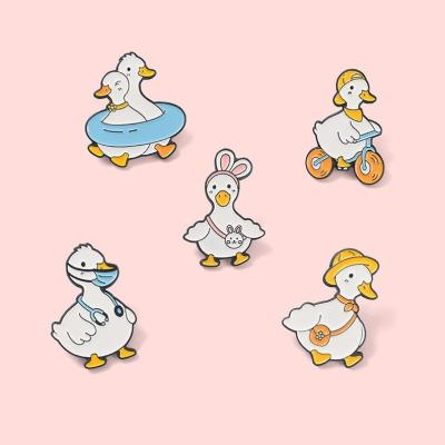 China China No Duck Animal Lapel Pins Custom Cute Cartoon Cute Metal Badge Minimum Enamel Hard Enamel Pin for sale