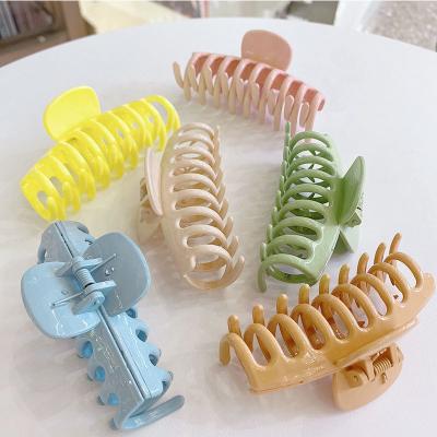 China Large Acrylic Exciting Hair Clip Female Korean Stylish Bathing Hair Claw Ponytail Dish Shower Hair Clips For Long Hair for sale