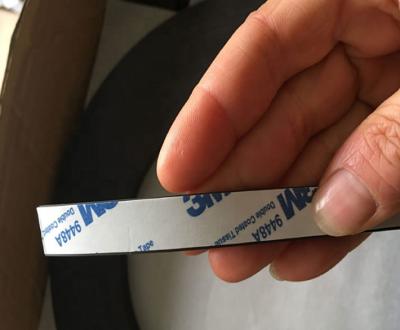 China 0.5mm thickness extrusion strong rubber magnetic strip for sale