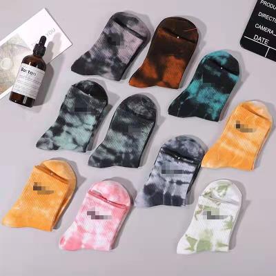 China 2021 Autumn Breathable Socks Tie Dye Clover Shoes Running School Football Handle Socks Famous Sports Apparel Brands Women Colorful Socks for sale