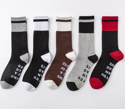 China Fashion Other Letter Harajuku Socks Popular Hiphop Street Hiphop Sports Crew Sports Men Women Skateboard Cotton Socks Unisex White Black for sale