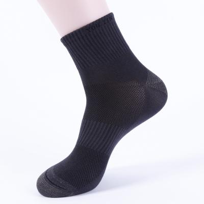 China Sporty Silver Infused Mens Anti Bacteria Odor Moisture Resistant Wicking Ankle Socks for sale