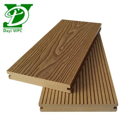 China Decking de material compuesto impermeable para espacios exteriores en venta