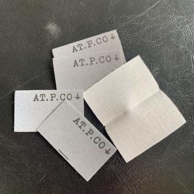 China 20 years of sustainable weaving experience to customize private high density apparel woven damask labels for sale