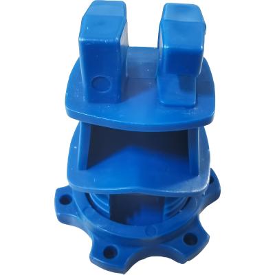 China Blur HDPE Screw Tight Round Post Insulator with UV inhibitors for Electric Fencing System for sale